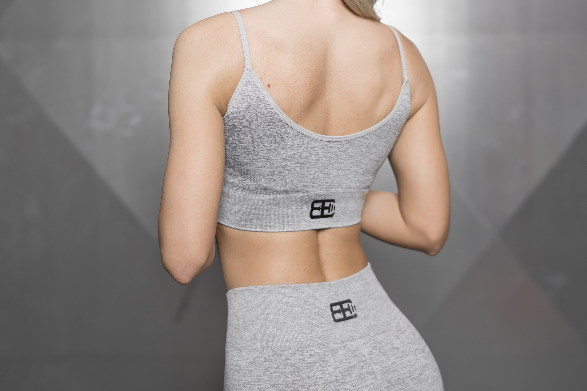 Valkyrie Seamless Sports Bra - Light Grey 2 - Engineered Life