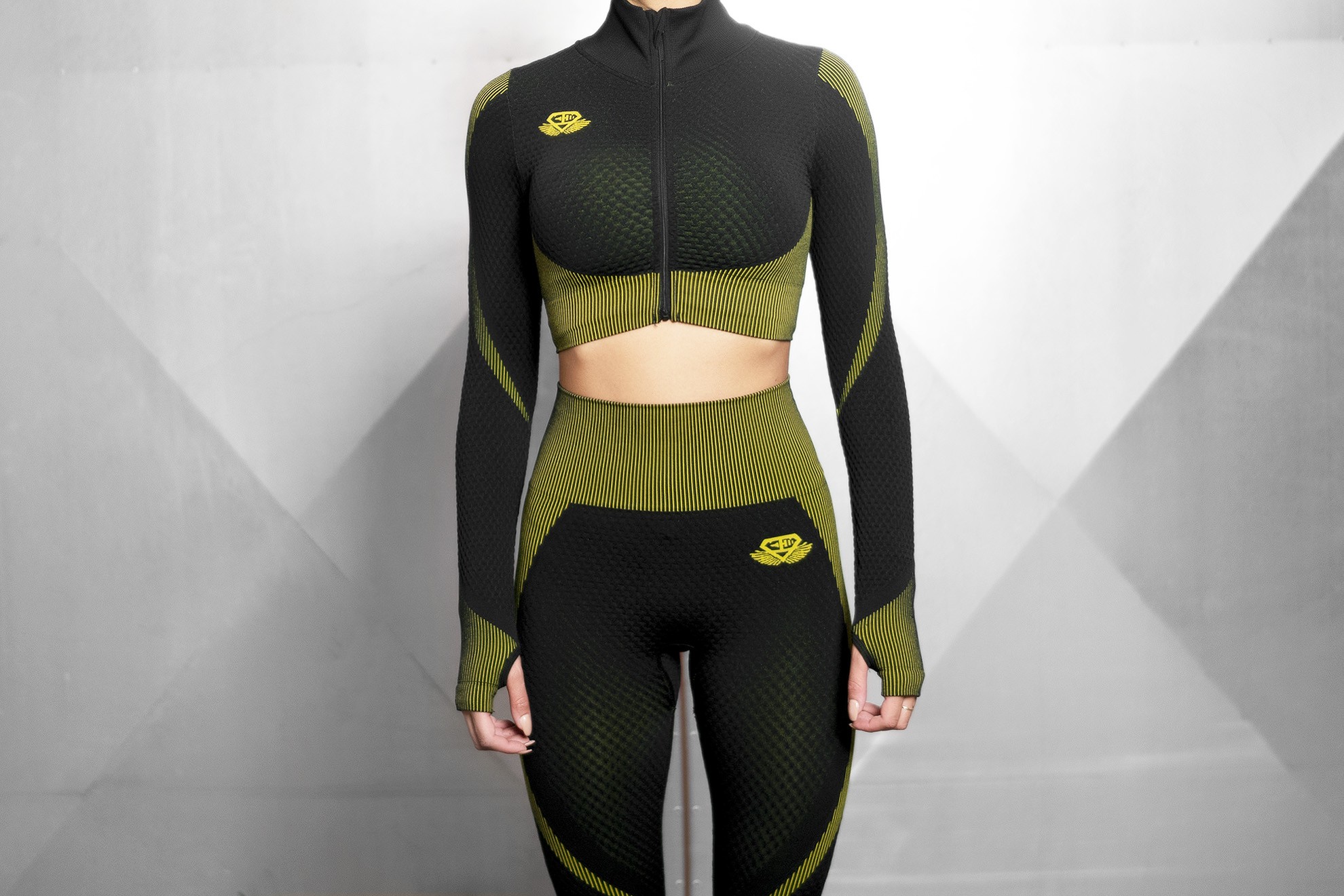 DOMINA Seamless VEST - BLACK LIME LIGHT - Engineered Life