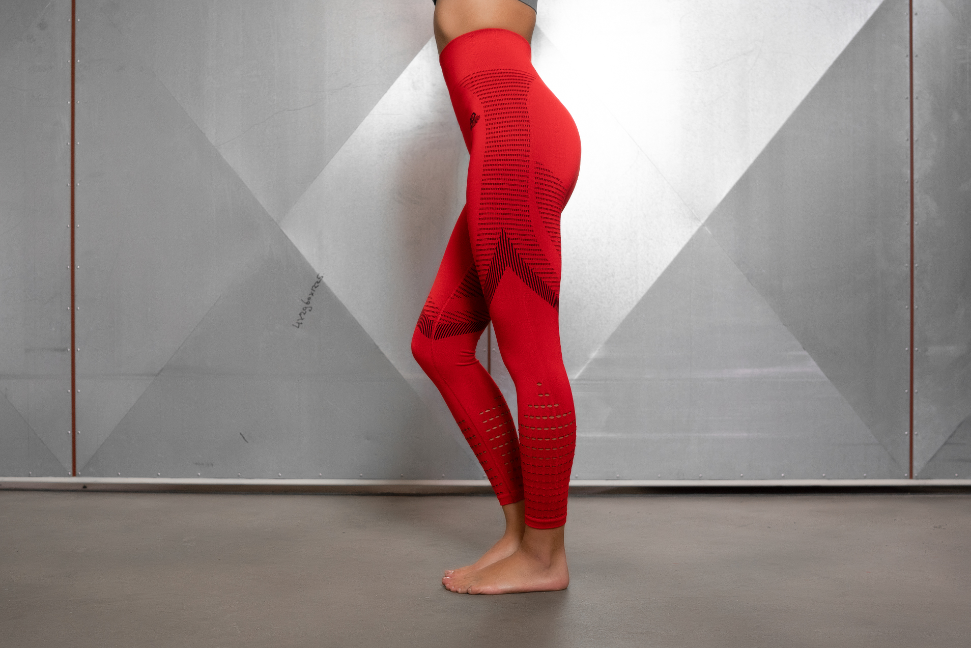 FREYA 2.0 Seamless Legging High Waist - SIGN RED & BLACK - Engineered Life